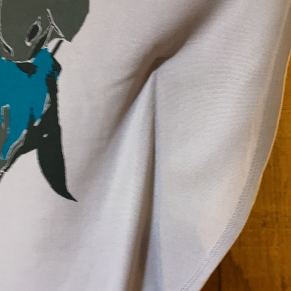 Used, the limited flutter sleeve top - Picture 3 of 4